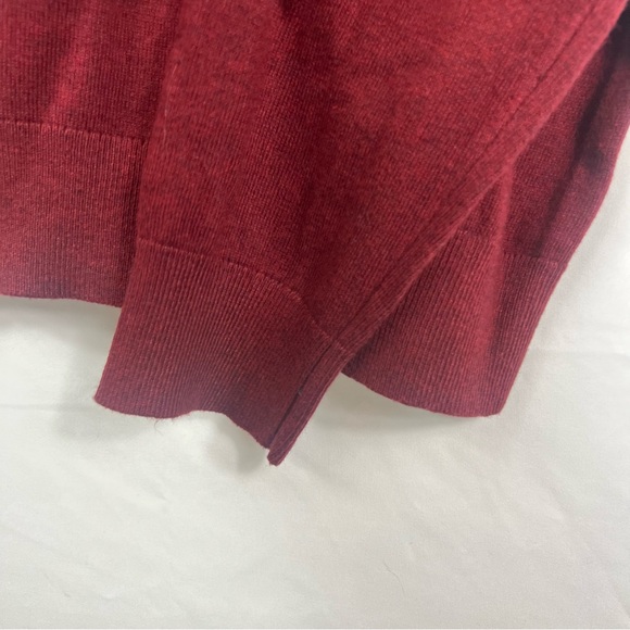 Banana Republic Men's Deep Red V-Neck Sweater - Picture 5 of 8